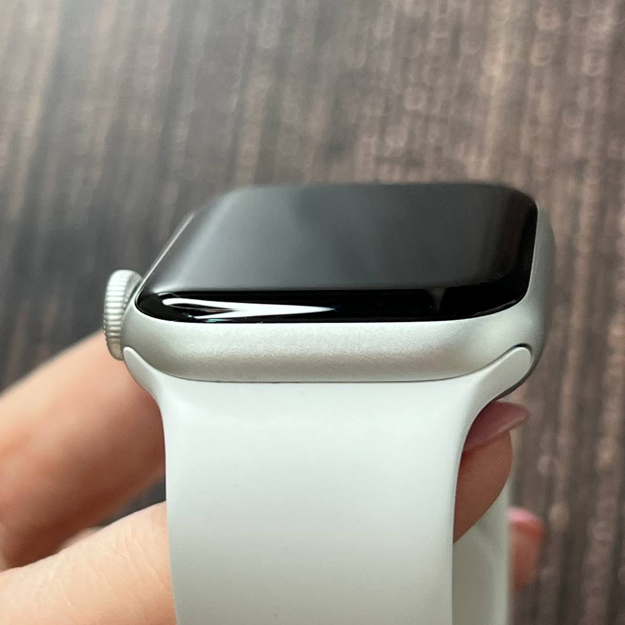 Apple Watch SE (2-го поколения) 40mm Silver 